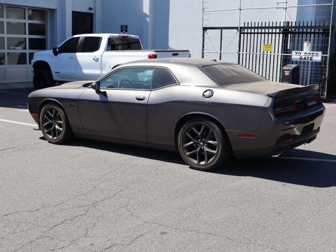 Used 2023 Dodge Challenger R/T w/ Blacktop Package image 19