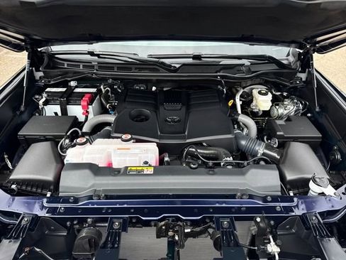 Used 2024 Toyota Tundra Limited image 30
