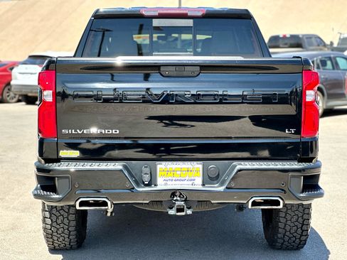 Used 2021 Chevrolet Silverado 1500 LT Trail Boss w/ Convenience Package II image 6