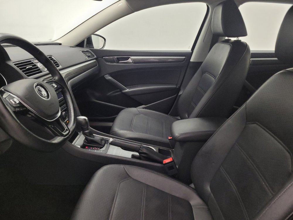 Used 2016 Volkswagen Passat 1.8T SE FWD image 17