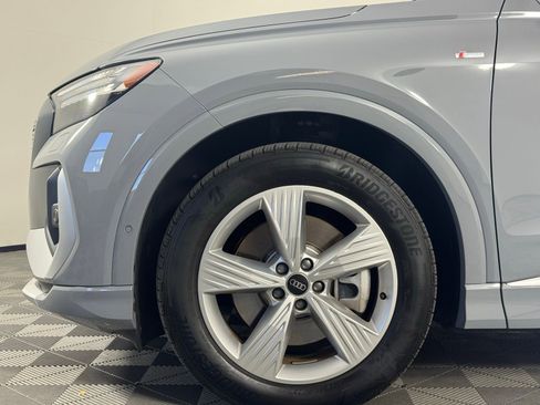 Used 2024 Audi Q4 e-tron Prestige image 6