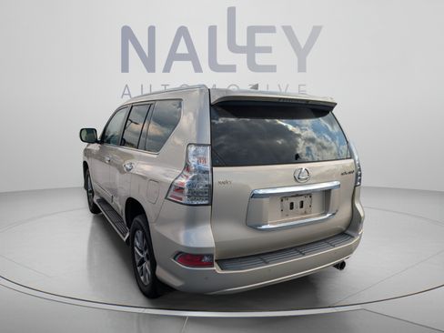 Used 2016 Lexus GX 460 Luxury w/ Preferred Accessory Package AWD/4WD image 3