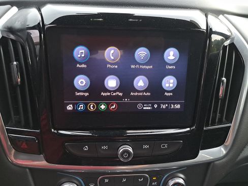 Used 2022 Chevrolet Traverse LT FWD image 22