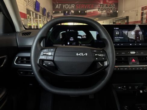 Used 2025 Kia K4 FWD image 33