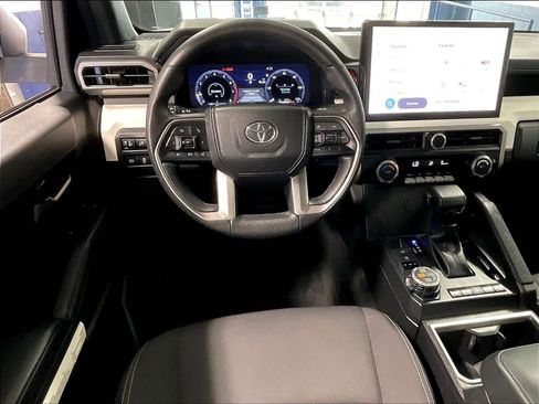 Used 2024 Toyota Tacoma TRD Off-Road image 17