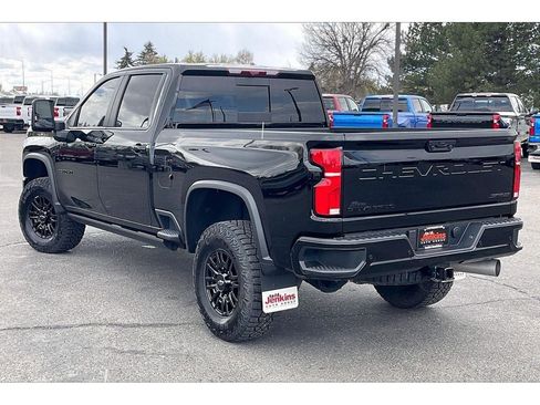 Used 2025 Chevrolet Silverado 2500 ZR2 w/ Technology Package AWD/4WD image 13