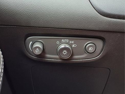 Certified 2022 Buick Encore GX Select FWD image 11