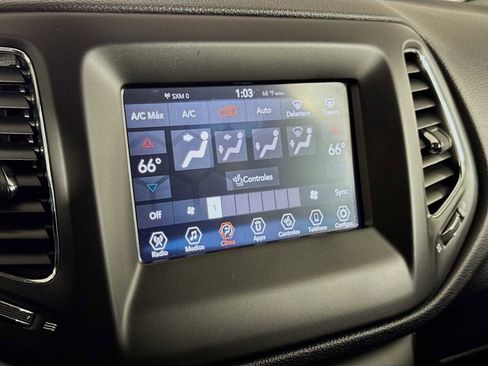 Used 2018 Jeep Compass Latitude w/ Popular Equipment Group image 16