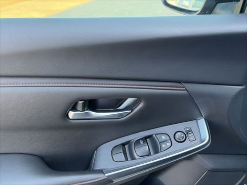 Certified 2025 Nissan Sentra SR image 11