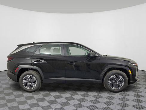 New 2026 Hyundai Tucson Blue SE AWD/4WD image 2