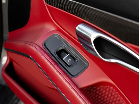 Used 2017 Porsche 911 Carrera 4S image 30