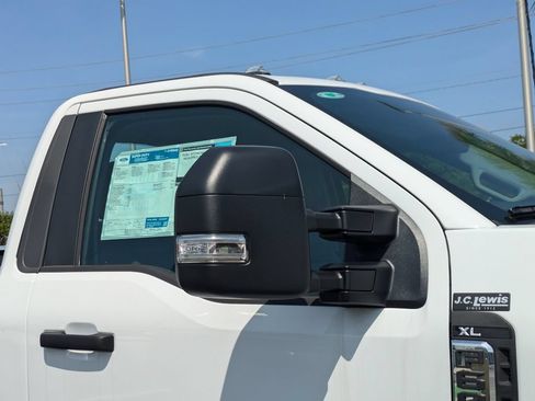 Used 2025 Ford F600 2WD Regular Cab Super Duty w/ XL Chrome Package image 12