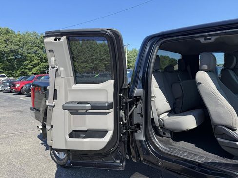 Used 2017 Ford F350 XLT w/ XLT Value Package AWD/4WD image 19