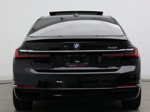 Used 2022 BMW 740i w/ Premium Package RWD image 8