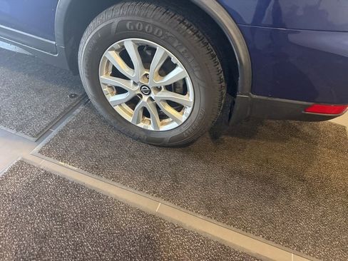 Used 2019 Nissan Rogue SV image 15