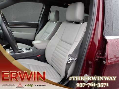 Used 2018 Jeep Grand Cherokee Limited AWD/4WD image 12