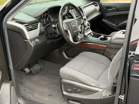 Used 2019 GMC Yukon SLE w/ SLE Value Package image 11