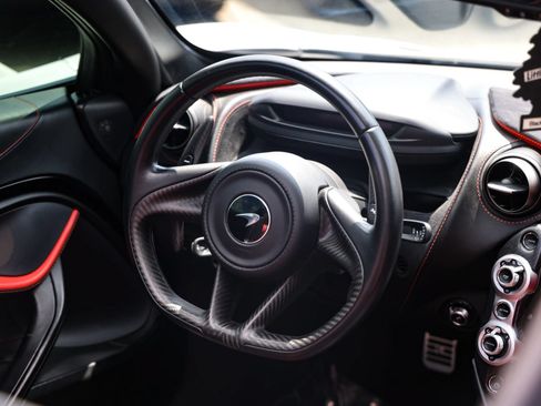 Used 2020 McLaren 720S Spider RWD image 31
