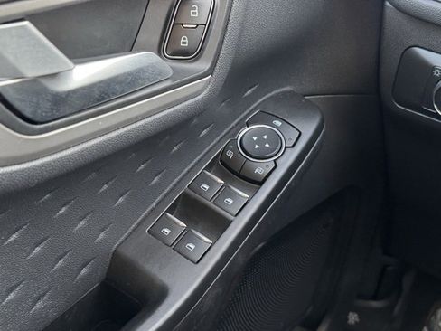 Used 2020 Ford Escape SE image 32