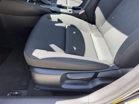 Used 2024 Toyota Corolla LE image 28