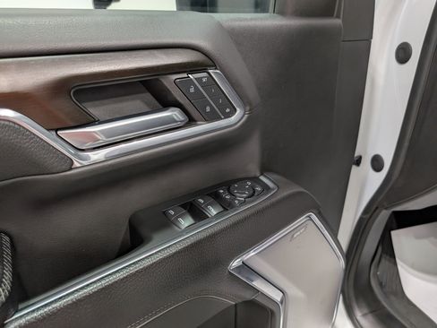 Used 2024 GMC Sierra 3500 Denali w/ Denali Reserve Package image 17