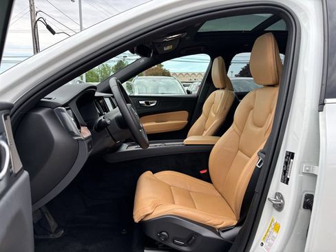 Certified 2023 Volvo XC60 B6 Ultimate w/ Protection Package Premier AWD/4WD image 19