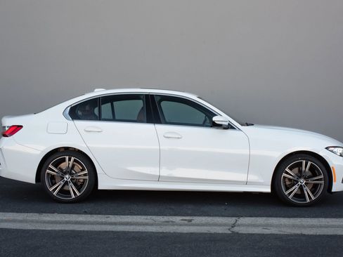 Used 2024 BMW 330i Sedan w/ Premium Package image 7