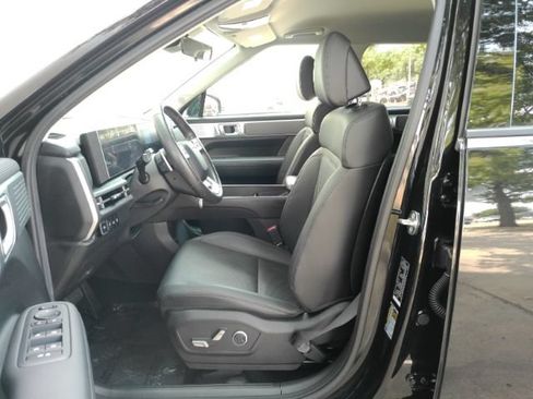 Used 2024 Hyundai Santa Fe SEL FWD image 12