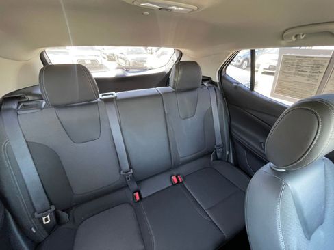 Used 2025 Buick Encore GX Preferred image 37