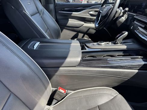 Used 2024 Cadillac Escalade ESV Sport image 8