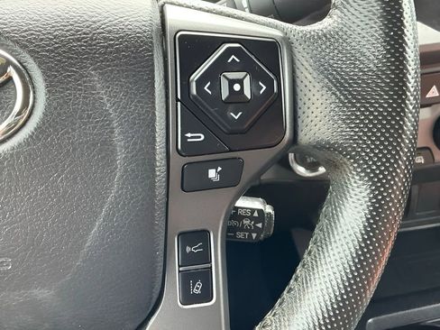 Used 2021 Toyota Tacoma TRD Off-Road AWD/4WD image 28