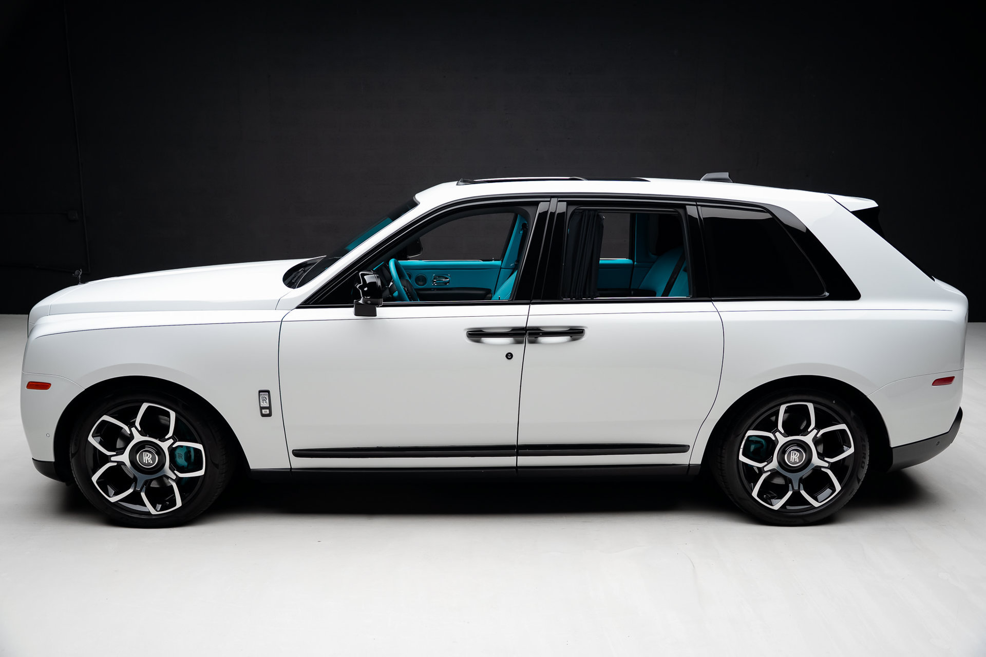 Used 2019 Rolls-Royce Cullinan AWD/4WD image 17