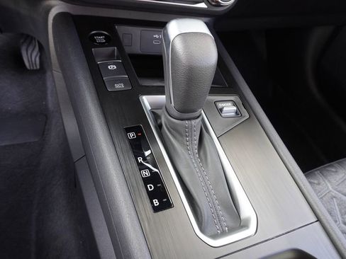 Certified 2025 Nissan Kicks SV image 17