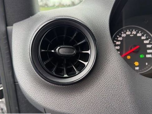 Used 2025 Mercedes-Benz Sprinter 2500 image 33