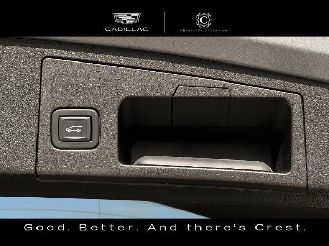 Used 2023 Cadillac XT4 Luxury w/ Cold Weather Package FWD image 30
