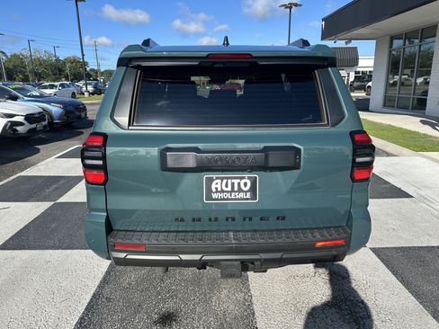 Used 2025 Toyota 4Runner TRD Off-Road Premium AWD/4WD image 4