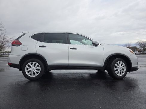 Used 2019 Nissan Rogue S image 17