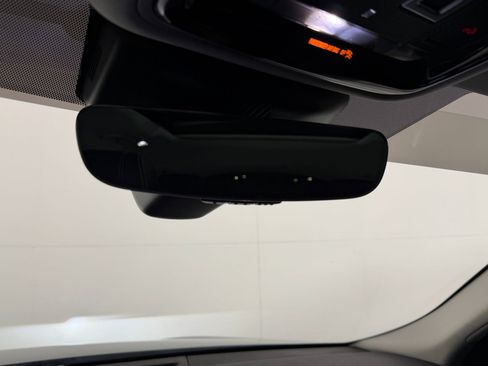 Used 2020 Land Rover Range Rover Velar S image 19