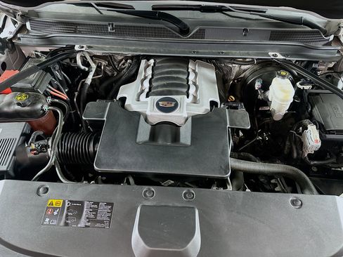 Used 2016 Cadillac Escalade Premium image 32