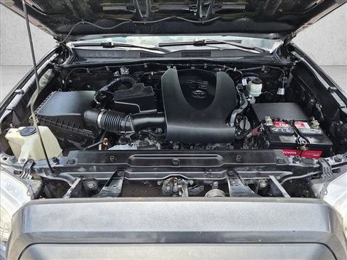 Used 2018 Toyota Tacoma SR5 RWD image 21