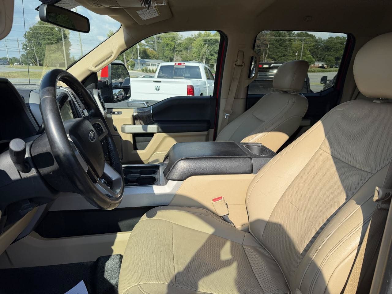 Used 2017 Ford F350 Lariat w/ Lariat Value Package AWD/4WD image 10