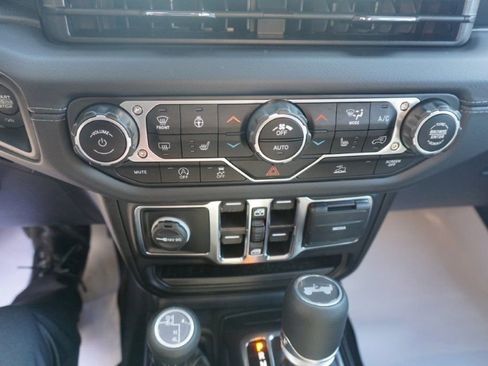 New 2025 Jeep Wrangler Sahara image 18