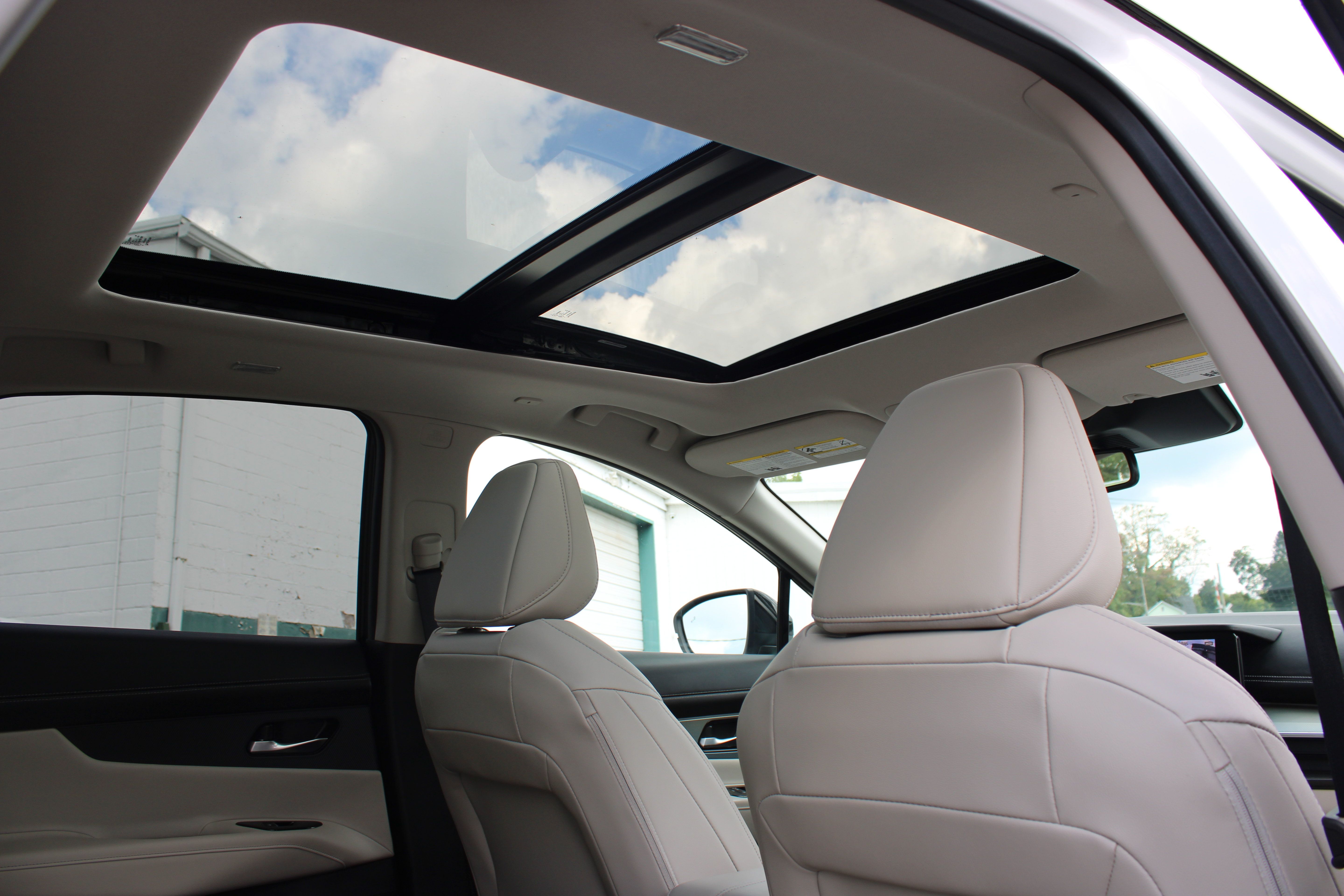 Certified 2025 Nissan Murano SL AWD/4WD image 12