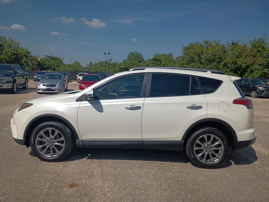 Used 2018 Toyota RAV4 Limited FWD image 2
