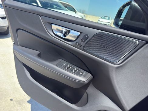 Used 2023 Volvo V60 B5 Cross Country Ultimate w/ Climate Package image 21