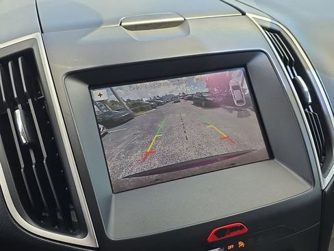 Used 2019 Ford Edge SEL w/ Equipment Group 201A FWD image 19
