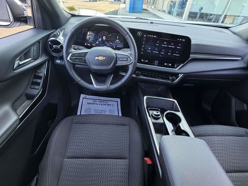 Used 2026 Chevrolet Equinox LT AWD/4WD image 13