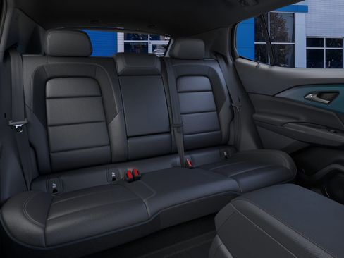 New 2026 Chevrolet Equinox EV LT w/ Convenience Package II AWD/4WD image 17