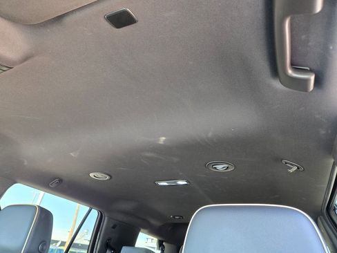 Used 2023 GMC Yukon SLT image 12