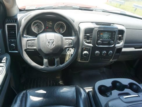 Used 2019 RAM 1500 Classic SLT AWD/4WD image 5